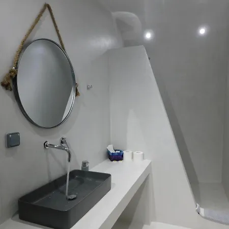 Cave Suites Hotel
